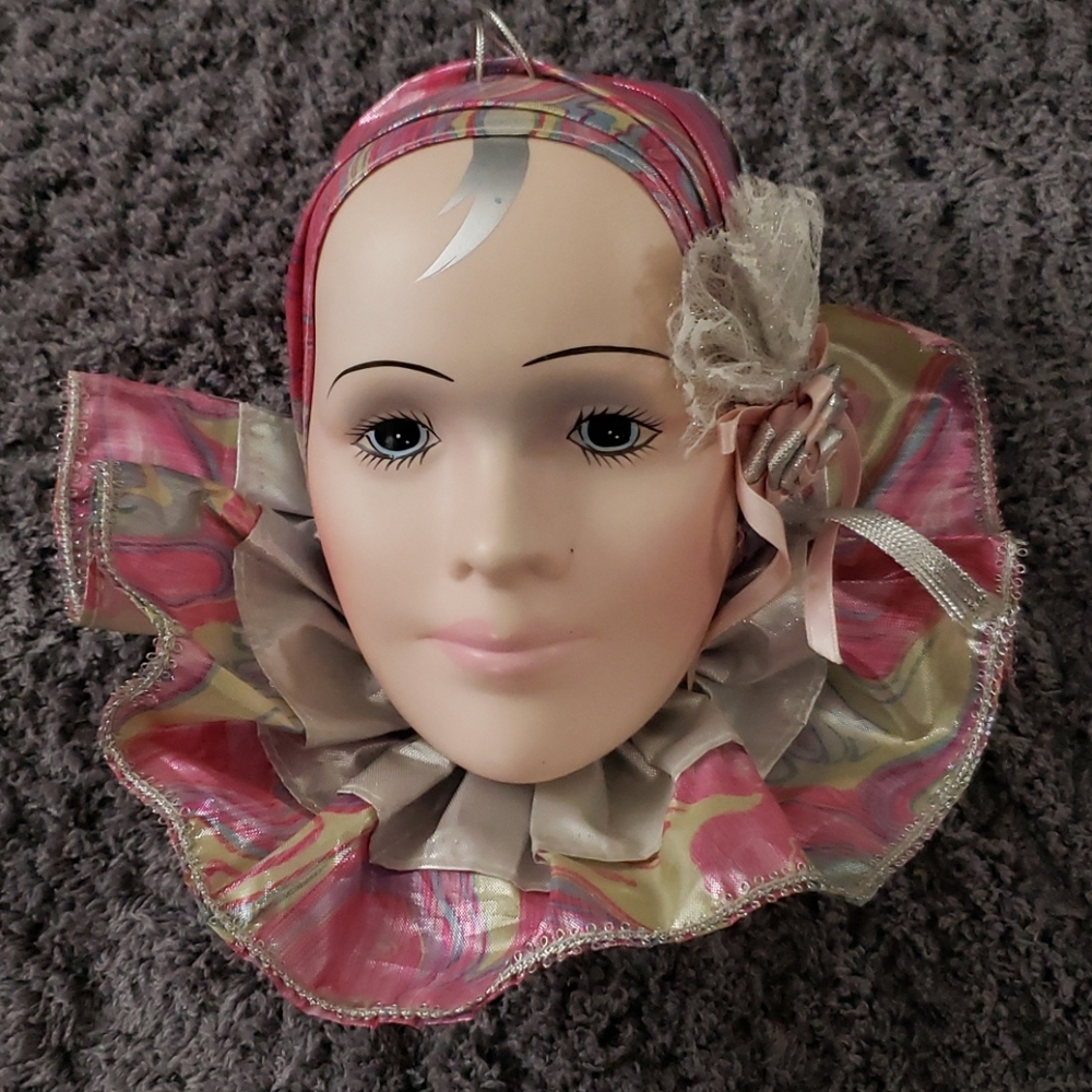 Ceramic hanging mask